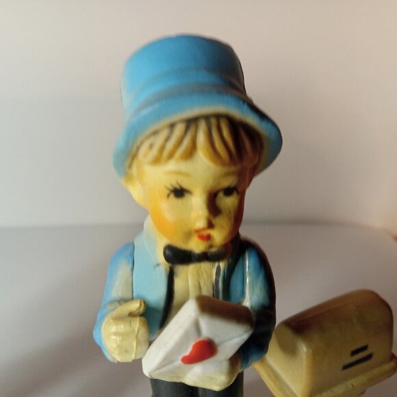 Set of 2 Kitch Plastic 50s Figurines 4.5 in tall Made in Macau - Picture 3 of 12